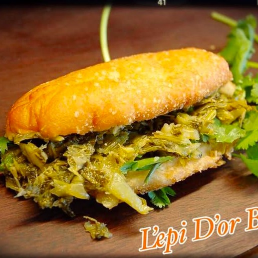 金麥 | 週六麵包滿$15送咖啡+週二滷肉飯9折